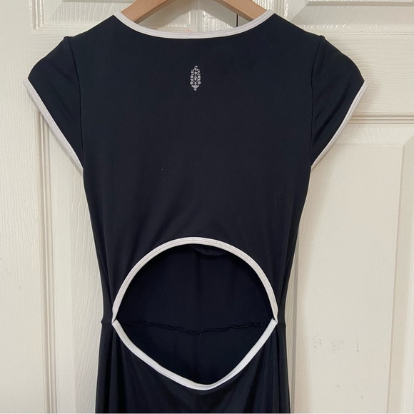 Free People Movement Pipe Dream Black White Wide Leg Open Back Jumpsuit Onesie - Picture 8 of 9